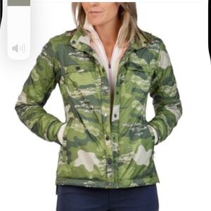 Women's Camouflage Jacket Stio down shirt jacket xs euc